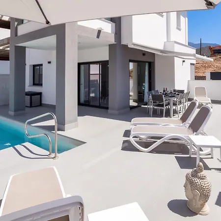 Martin Вилла Нерха