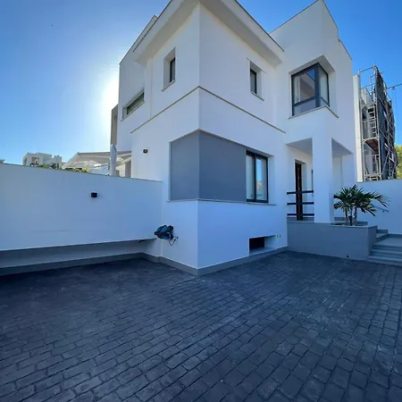 Vila Martin *